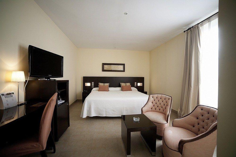 Hotel El Meson Torrijos Ngoại thất bức ảnh