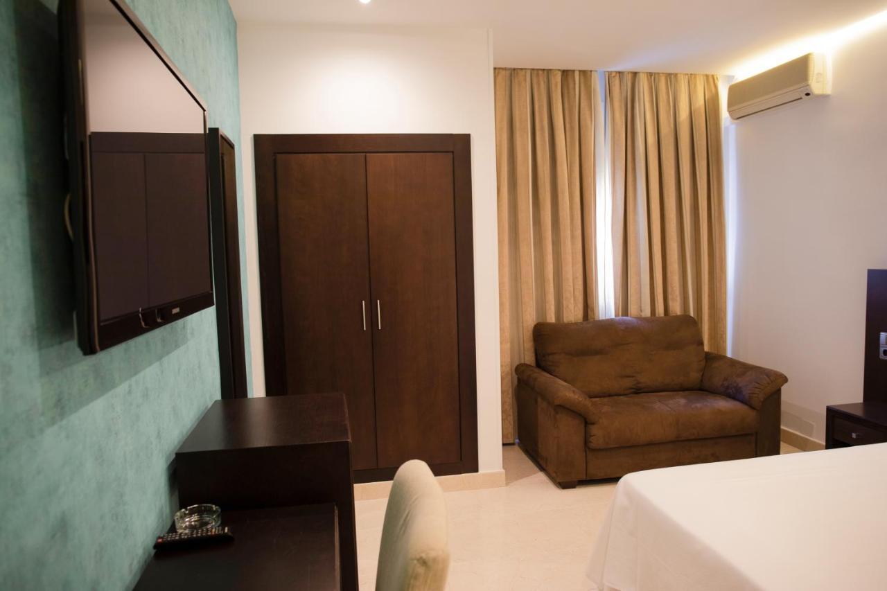 Hotel El Meson Torrijos Ngoại thất bức ảnh