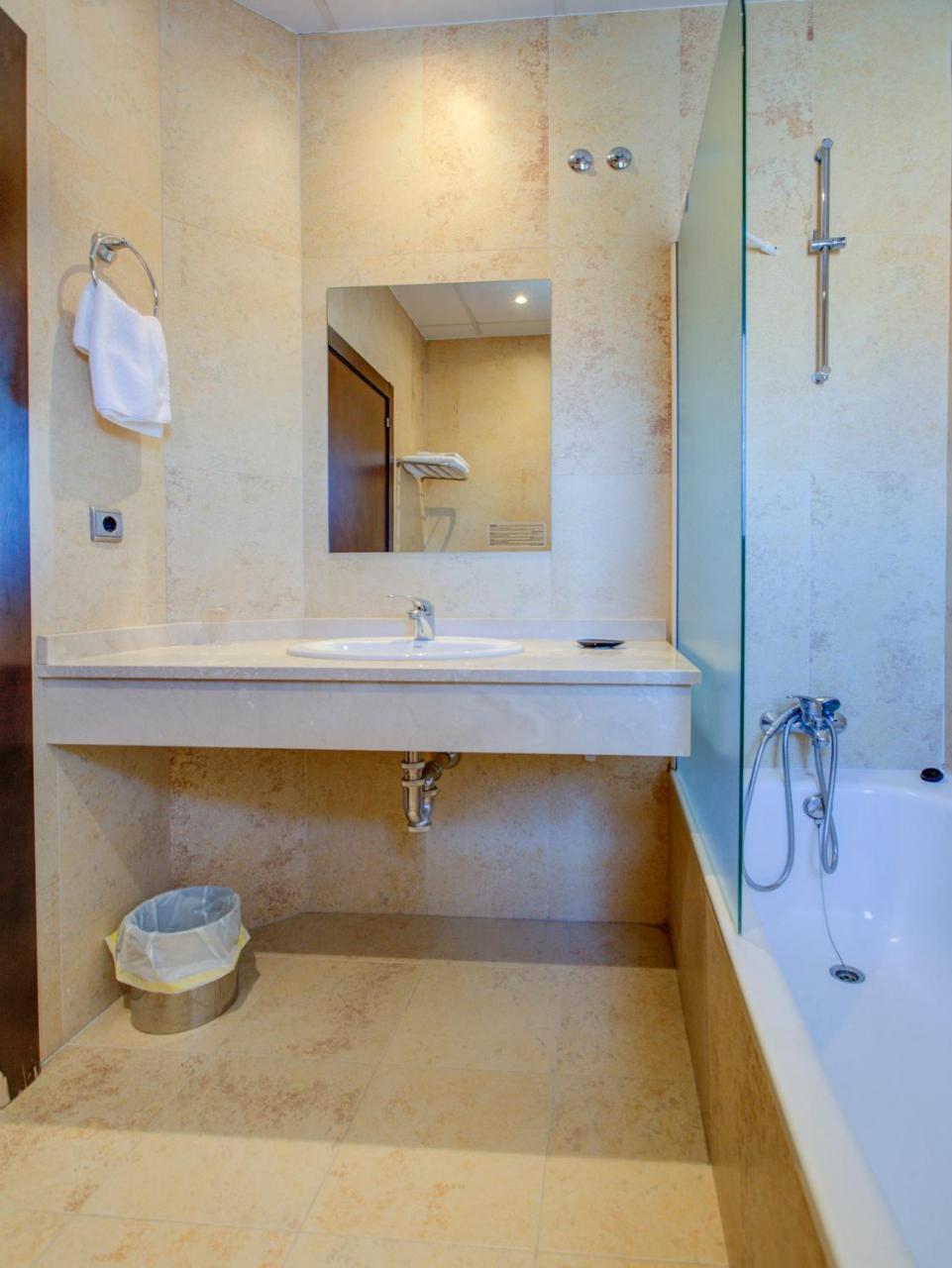 Hotel El Meson Torrijos Ngoại thất bức ảnh