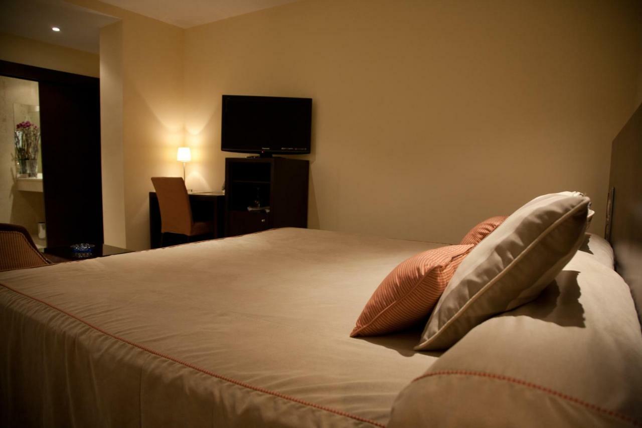 Hotel El Meson Torrijos Ngoại thất bức ảnh