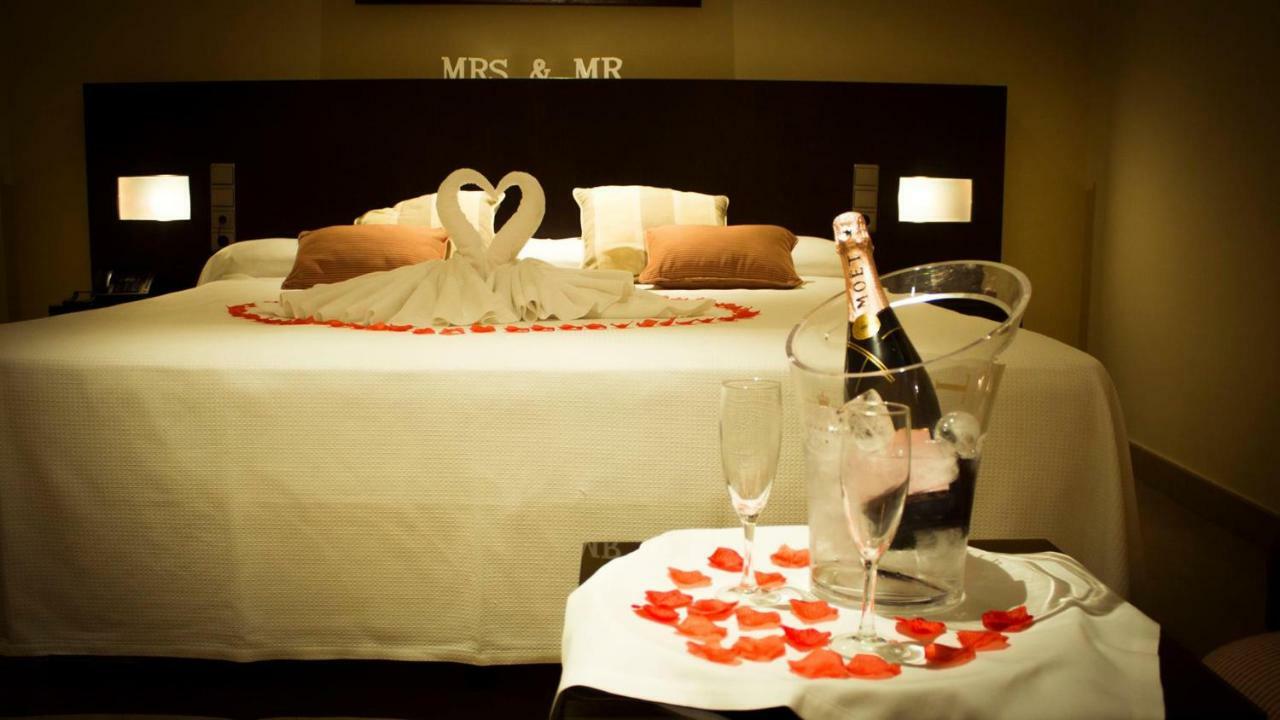 Hotel El Meson Torrijos Ngoại thất bức ảnh