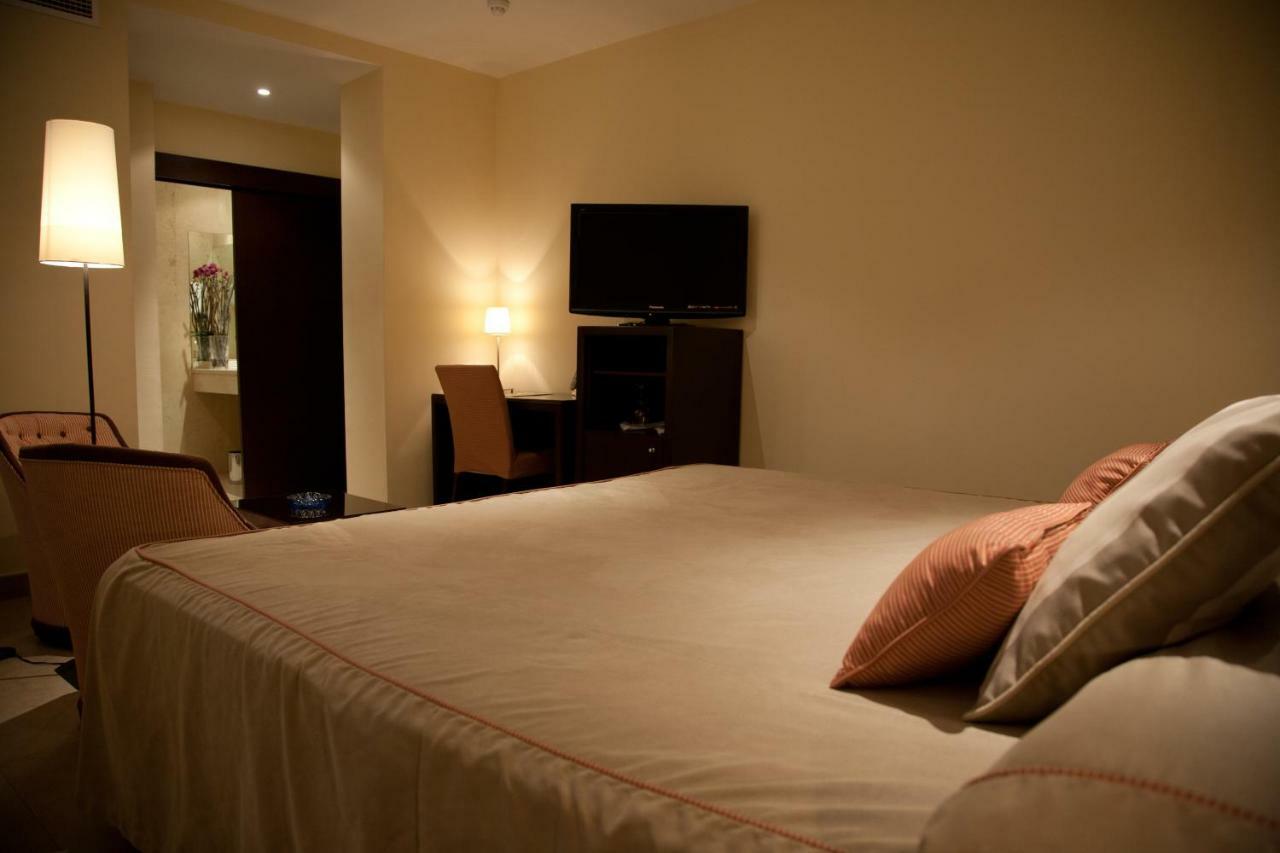 Hotel El Meson Torrijos Ngoại thất bức ảnh