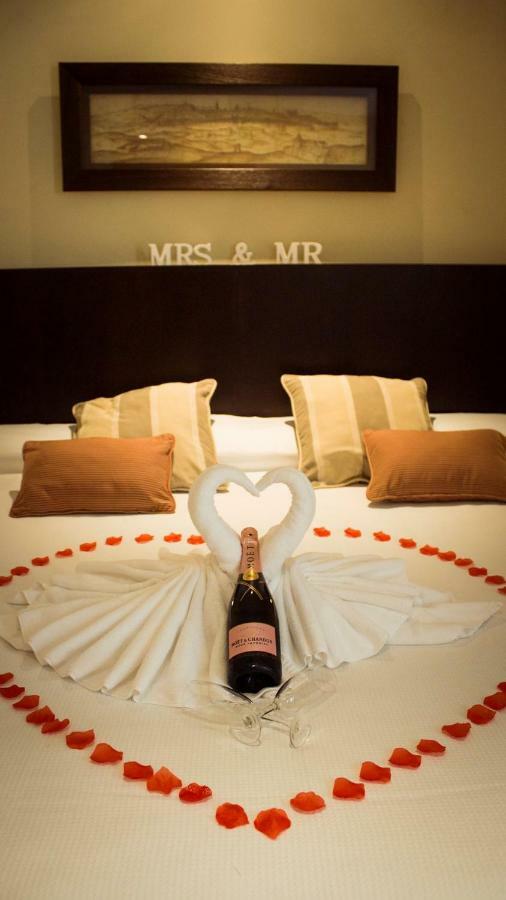 Hotel El Meson Torrijos Ngoại thất bức ảnh